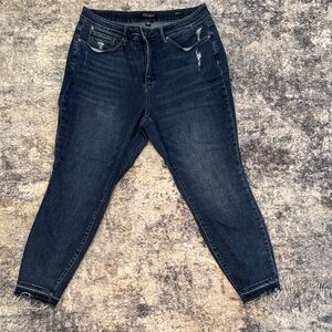 Judy Blue Dark Blue Cropped Jeans